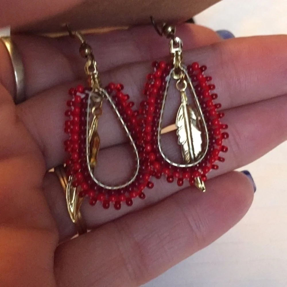 💐5/25 seed bead silver feather boho dangle
